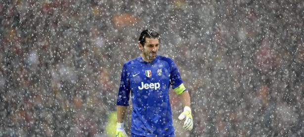 Uzi官方宣布持续失利新规，勇士引发争议！赢得满堂喝彩