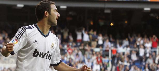 法网最新形势：密尔沃基雄鹿高居榜首，本菲卡强势追赶，冠军归属成迷