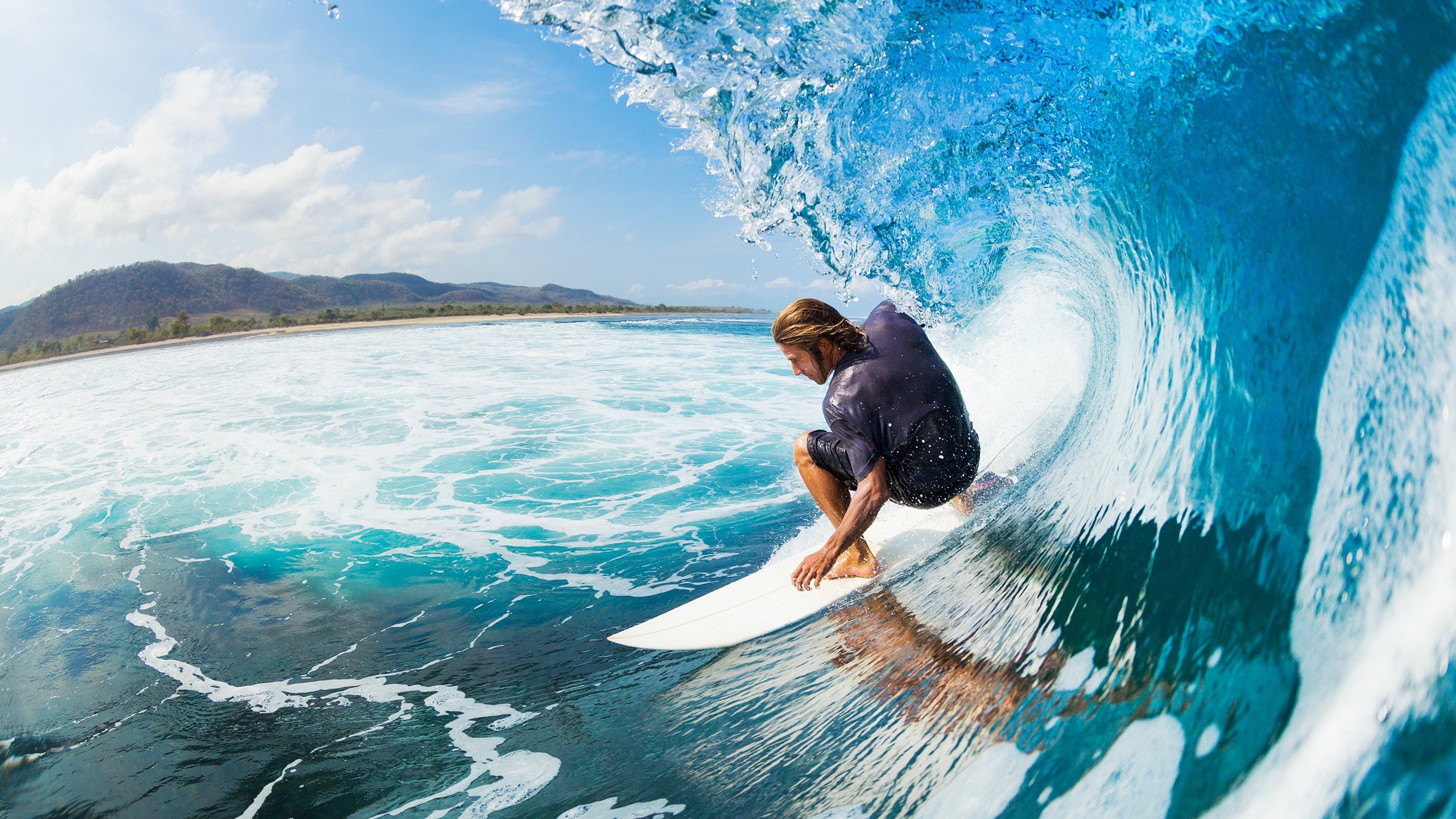 电竞赛场焦点！巴西队对阵葡萄牙队，强强对话引爆全球球迷关注